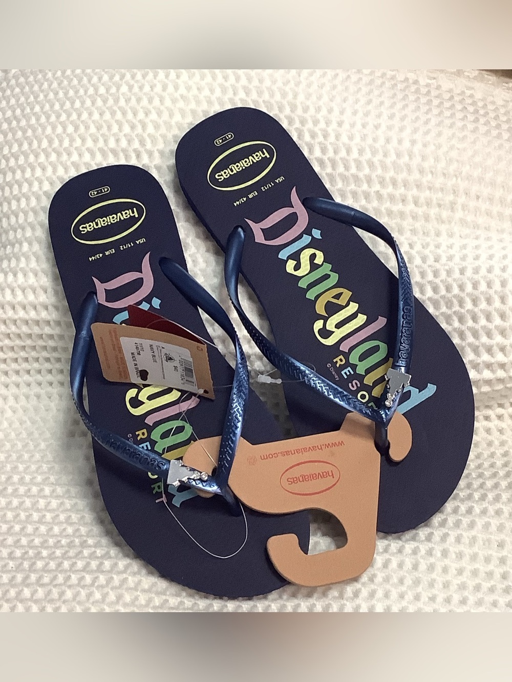 Havaianas Disneyland Resort Flip Flops w/Metal & Rhinestone Castle Size M 11/12